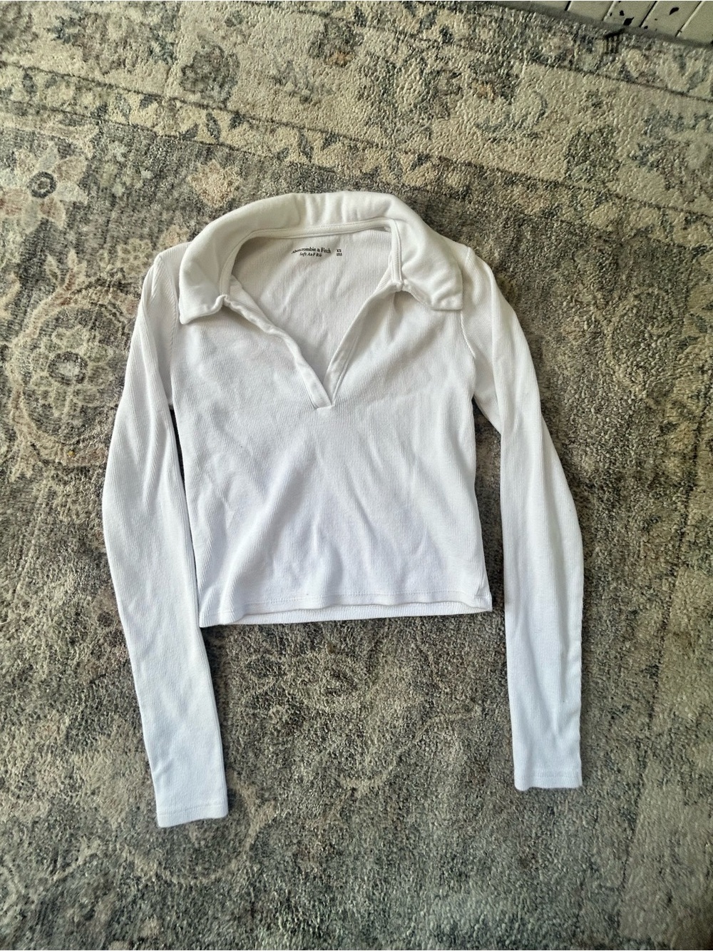 Abercrombie & Fitch Women’s White Long Sleeve Cropped Collared Shirt Size XS